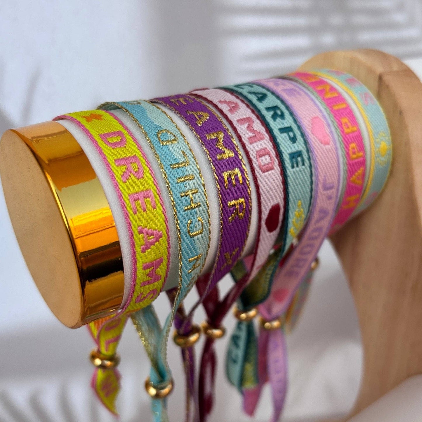 Bracialetti con caption - Maravigghia Sicily