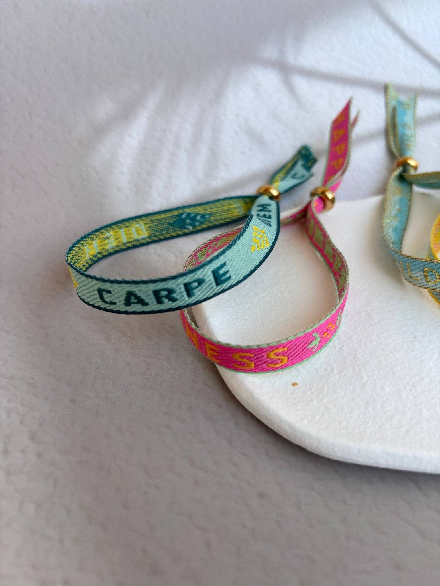 Bracialetti con caption - Maravigghia Sicily