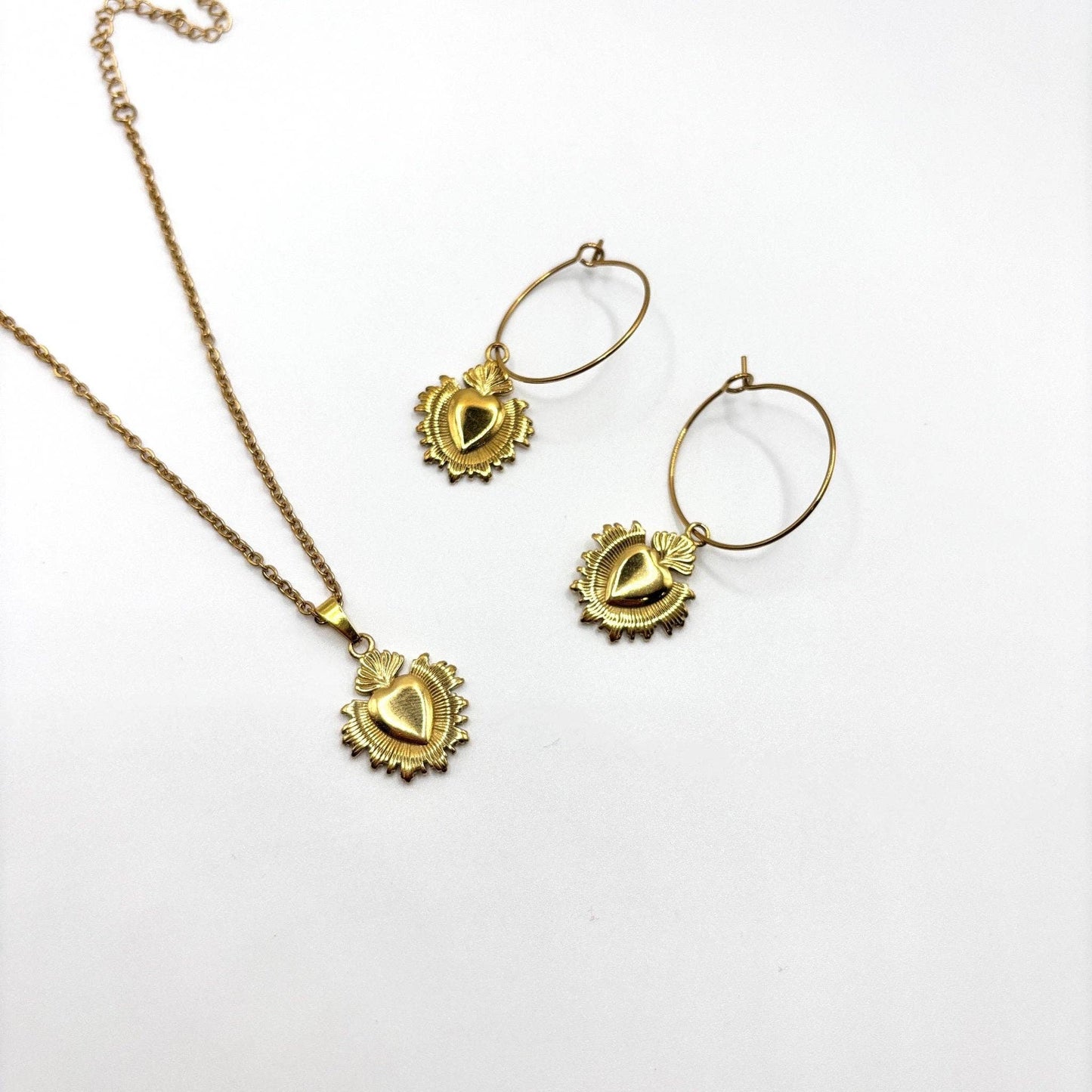 Sacred Grace - Orecchini a Cerchio con cuore sacro oro - Maravigghia Sicily